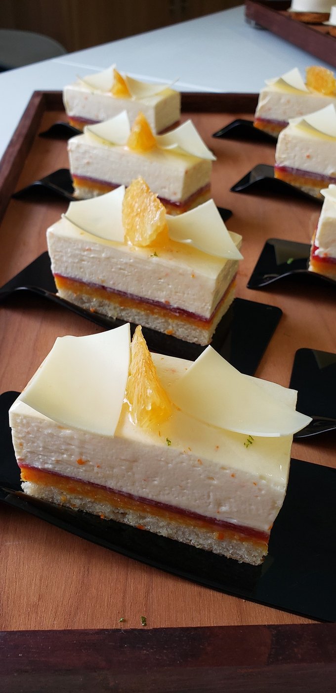 Postre artesanal en capas de ZBakery