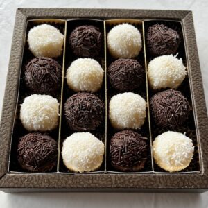 Caja por 16 unidades de Brigadeiros